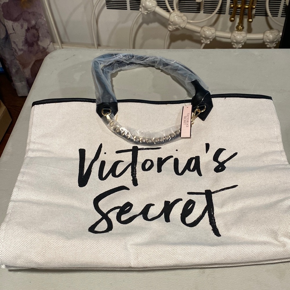 A beautiful brand new Victoria Secret Beach bag with tag in off white.